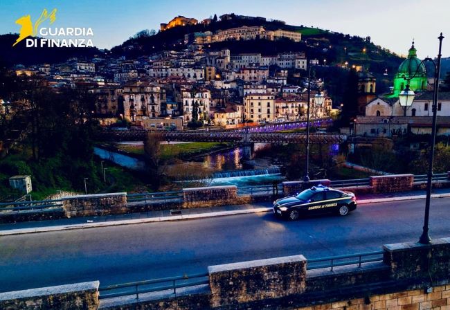 Evasione milionaria smascherata: la Finanza blocca patrimoni per oltre 2,5 milioni
