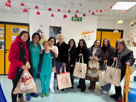 Solidarietà in corsia: il Polo Infanzia Magnolia dona giochi e libri alla Pediatria di Corigliano
